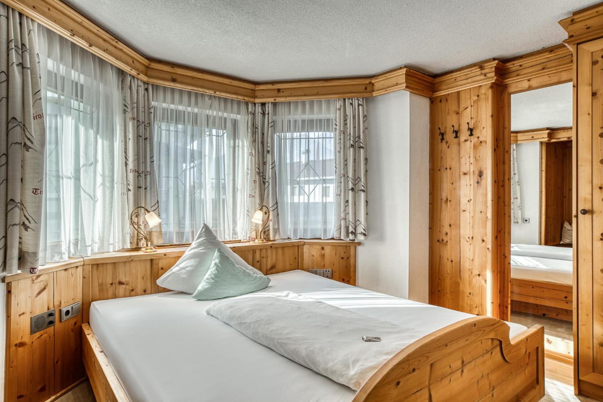 Hotel Alpenstolz