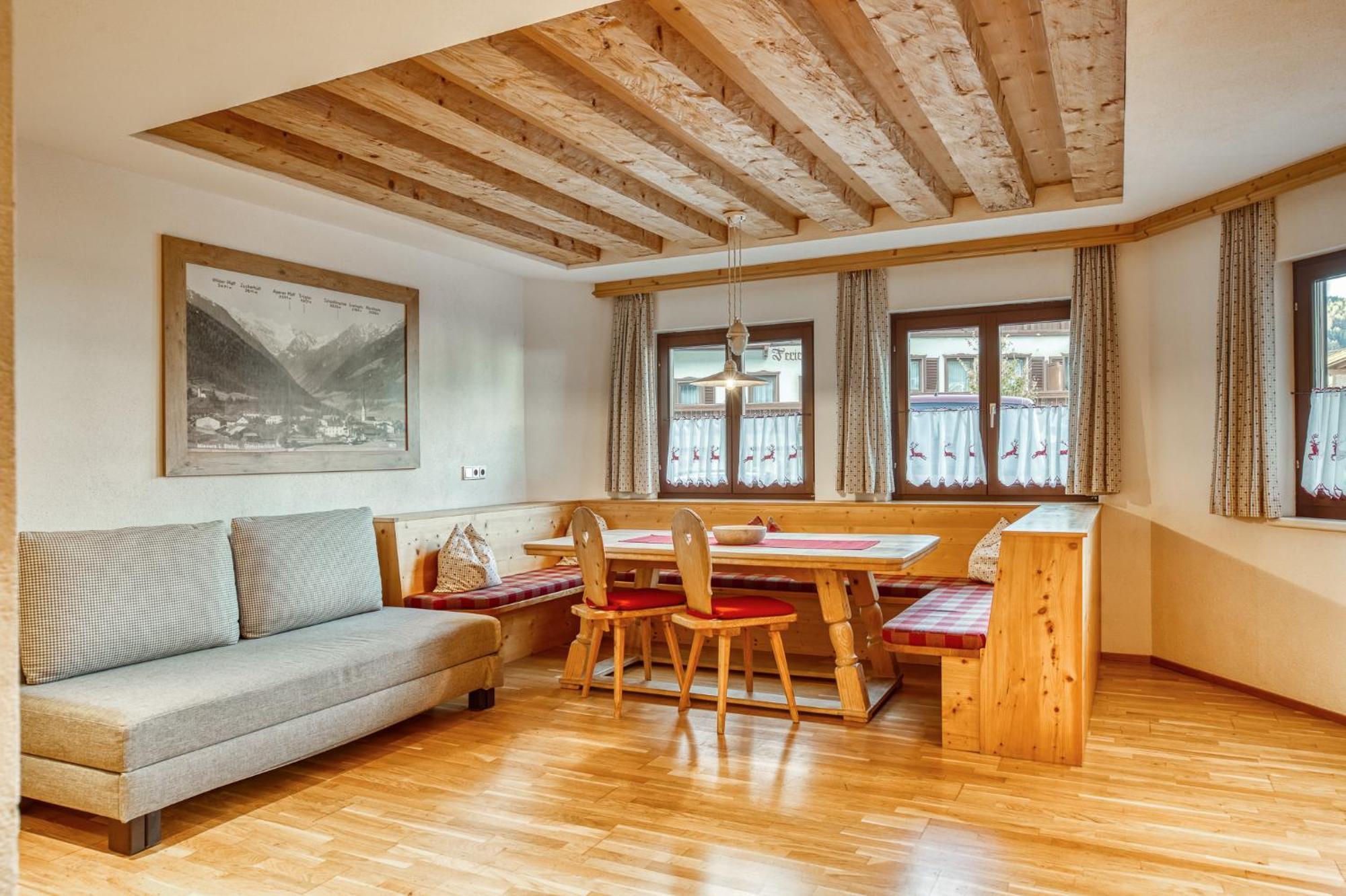Hotel Alpenstolz