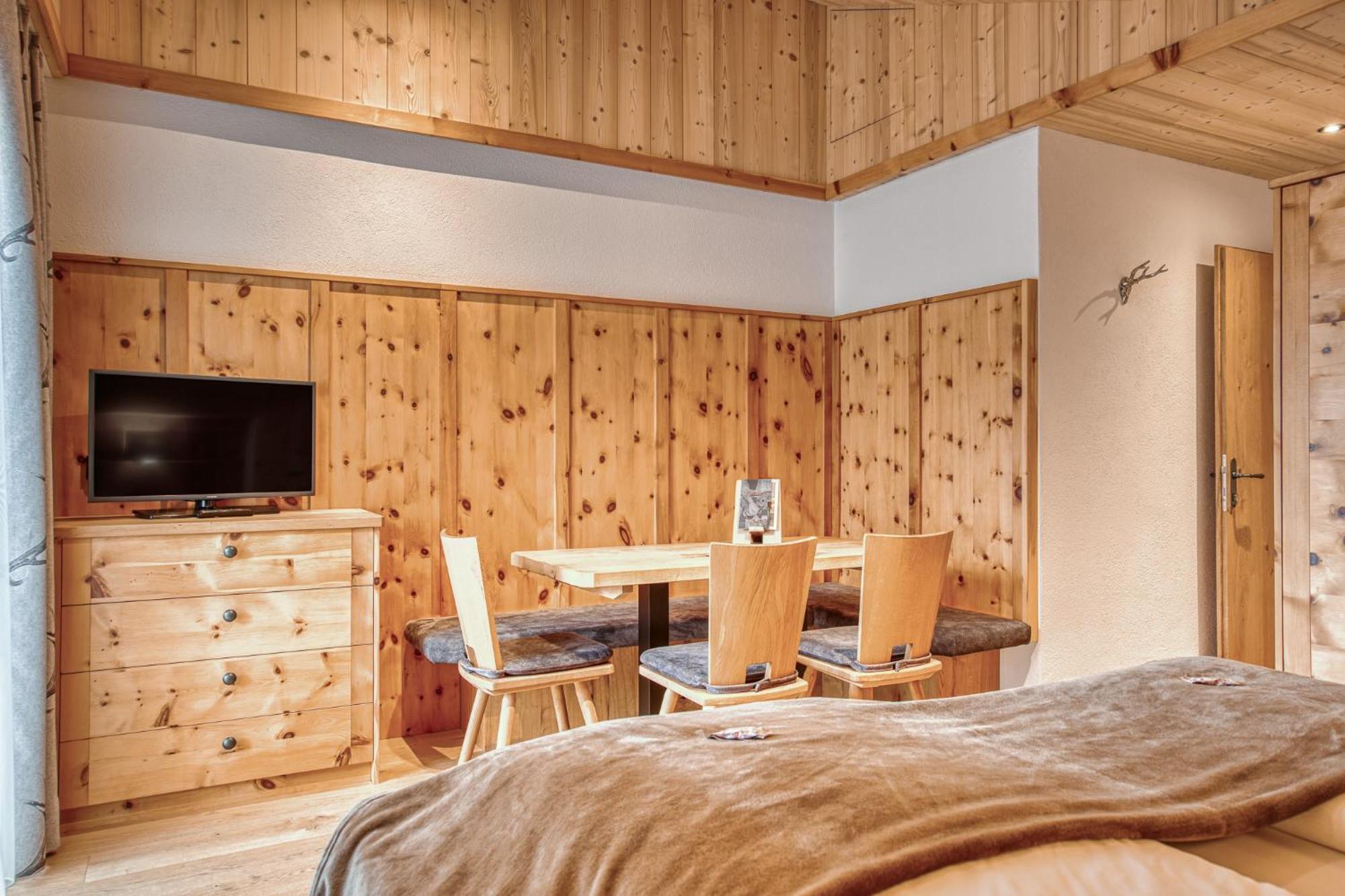 Alpenstolz Hotel 3*