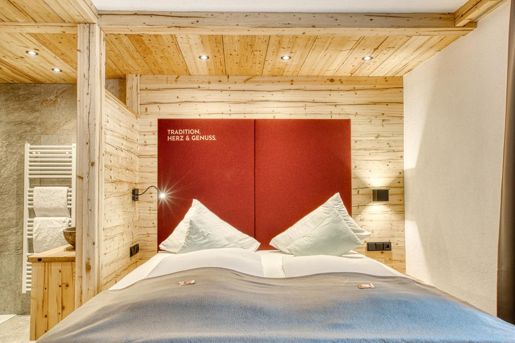 Alpenstolz Hotel 3*